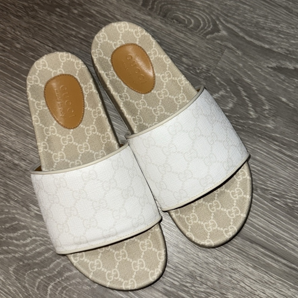 Gucci GG Supreme Slides White/Mystic